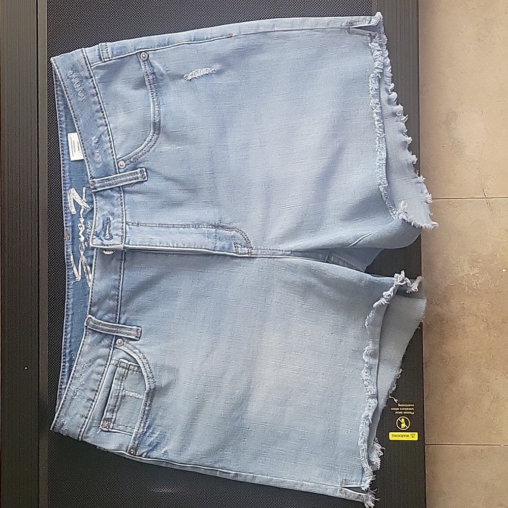Seven7 weekend cutoff jean shorts - sz 14